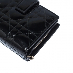 مملوكة مسبقًا محفظة ديور ليدي ديور فرنش جلد لامع مبطن كاناغ سوداء