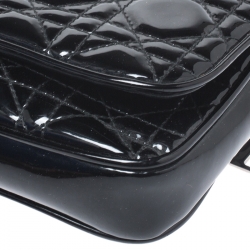 مملوكة مسبقًا Dior Black Patent Leather Chain Clutch