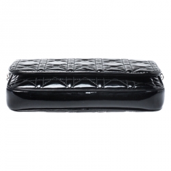 مملوكة مسبقًا Dior Black Patent Leather Chain Clutch