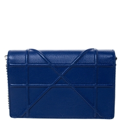 مملوكة مسبقًا محفظة بسلسلة ديور ديوراما مرصعة جلد آزرق