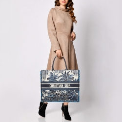 Pre Owned حقيبة يد توتس ديوربوك تول دو جوي كانفاس مطرز وردي/أبيض كبيرة