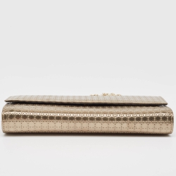 مملوكة مسبقًا محفظة بسلسلة ديور كرويزير جلد لامع ميكروكاناج ذهبي ميتاليك 