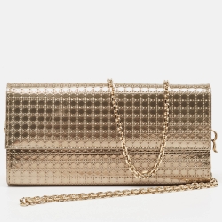 مملوكة مسبقًا محفظة بسلسلة ديور كرويزير جلد لامع ميكروكاناج ذهبي ميتاليك 