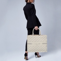 Pre Owned Dior Grey Oblique Embroidered Canvas Large Book Tote