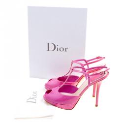 مملوكة مسبقًا صندل ديور سيور T نعل سميك مقدمة مدببة ميس ديور جلد لامع نقش سحلية وردي مقاس 38.5