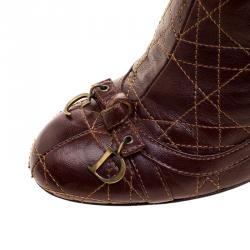 مملوكة مسبقًا Dior Brown Quilted Cannage Leather Logo Charm Knee High Boots Size 36.5