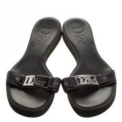 مملوكة مسبقًا Dior Black Leather Slides Size 39.5