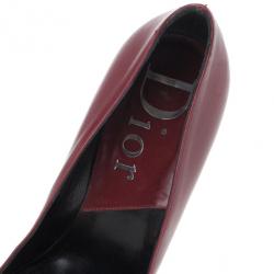 مملوكة مسبقًا Dior Red Leather Heart Logo Pumps Size 36.5