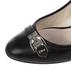 مملوكة مسبقًا Dior Black Leather Buckle Pumps Size 40