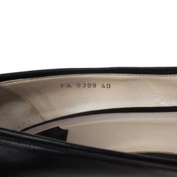 مملوكة مسبقًا Dior Black Leather Buckle Pumps Size 40