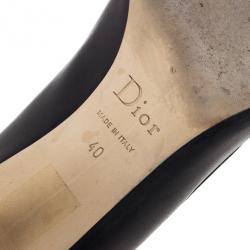 مملوكة مسبقًا Dior Black Leather Buckle Pumps Size 40