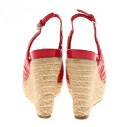مملوكة مسبقًا Dior Coral Patent Cannage Espadrille Wedge Sandals Size 35.5