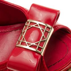 مملوكة مسبقًا Dior Coral Patent Cannage Espadrille Wedge Sandals Size 35.5