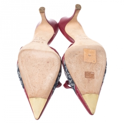 مملوكة مسبقًا صندل سايد ديور كانفاس أزرق وجلد أحمر مونوغرامي مقدمة مدببة مقاس 35