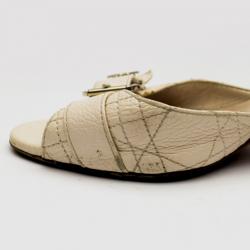 مملوكة مسبقًا Dior White Cannage Buckle Slides Size 38.5
