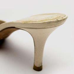 مملوكة مسبقًا Dior White Cannage Buckle Slides Size 38.5