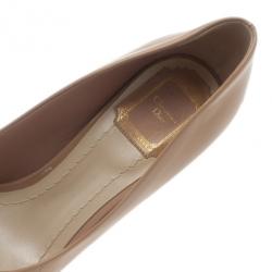 Pre Owned حذاء كعب عالي ديور ميس ديور جلد لامع نود مقاس 36