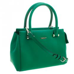 مملوكة مسبقًا حقيبة كروس دي كي أن واي جلد خضراء