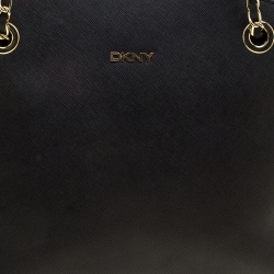 Pre Owned حقيبة دي كي أن واي مستديرة جلد سافيانو سوداء