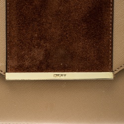 Pre Owned حقيبة كتف دي كي أن واي  قلاب جلد بنية/ بيج داكنة