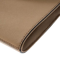 Pre Owned حقيبة كتف دي كي أن واي  قلاب جلد بنية/ بيج داكنة