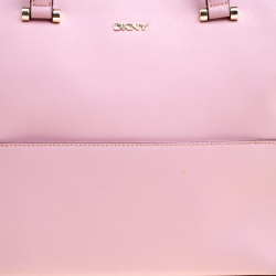 مملوكة مسبقًا حقيبة يد دي كي أن واي شوبر برينت بارك جلد سافيانو وردية