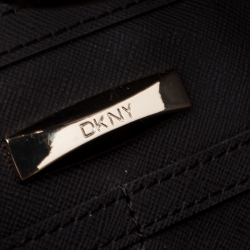 مملوكة مسبقًا حقيبة شوبر DKNY كورتني جلد نحاسي