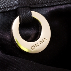 Pre Owned حقيبة DKNY كانفاس بيج/أحمر بالشعار صغيرة