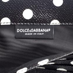 Pre Owned حقيبة كلاتش دولتشي أند غابانا جلد تنقيط بولكا بيضاء/ سوداء