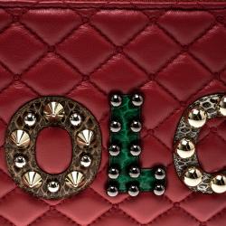 Pre Owned حقيبة صغيرة دولتشي أند غابانا مرصعة شعار مبطنة حمراء
