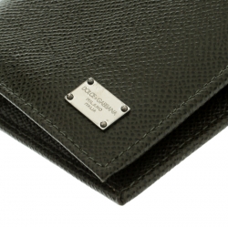 مملوكة مسبقًا Dolce and Gabbana Seaweed Green Leather Bifold Long Wallet