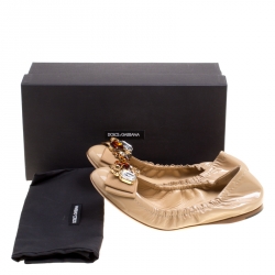 Pre Owned حذاء فلات باليه دولتشي أند غابانا مجعد فيونكة مزخرف كريستال جلد لامع بيج مقاس 39