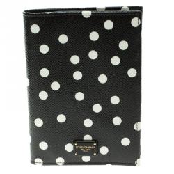 مملوكة مسبقًا Dolce and Gabbana Black Polka Dot Leather Passport Holder 