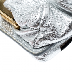 Pre Owned  حافظة نقود معدنية وغطاء آي فون دولتشي أند غابانا بلاستيك وجلد فضية