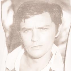 مملوكة مسبقًا Dolce and Gabbana White Alain Delon Print Short Sleeve T-Shirt S