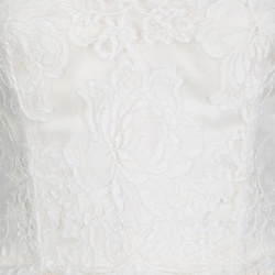 Pre Owned فستان سهرة دولتشي أند غابانا كريمي دانتيل مورد مموج بلا حمالات S