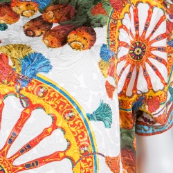 Pre Owned فستان دولتشي أند غابانا جاكار أبيض طباعة سيسيليان ر قبة سابرينا S