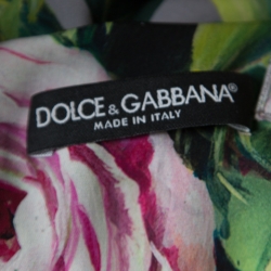 مملوكة مسبقًا فستان دولتشي آند غابانا حرير رصاصي مورد مطبوع بلا أكمام M