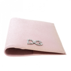 مملوكة مسبقًا Dolce & Gabbana Pink Leather Crystal Logo Passport Holder