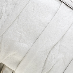 Pre Owned حقيبة كلاتش دولتشي أند غابانا حمالة معصم مكشكشة جلد طية بيضاء