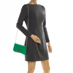 مملوكة مسبقًا Dolce & Gabbana Green Leather Chain Clutch
