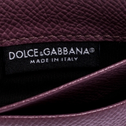 مملوكة مسبقًا محفظة بطاقات دولتش آند غابانا جلد بنفسجي