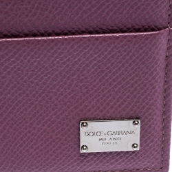 مملوكة مسبقًا محفظة بطاقات دولتش آند غابانا جلد بنفسجي