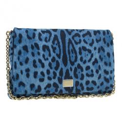 مملوكة مسبقًا حقيبة كتف دولتشي آند غابانا دنيم مطبع فهد أزرق ميس مارتيني 