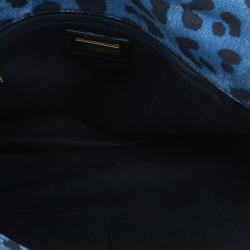 مملوكة مسبقًا حقيبة كتف دولتشي آند غابانا دنيم مطبع فهد أزرق ميس مارتيني 