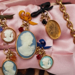 مملوكة مسبقًا Dolce & Gabbana Brown Leopard Print Pony Hair and Satin Embellished Kisslock Chain Clutch