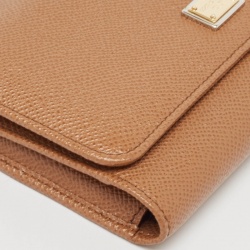 مملوكة مسبقًا Dolce & Gabbana Brown Leather Miss Sicily Von Wallet on Chain