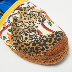 مملوكة مسبقًا حذاء فلات إسبادريل دولتشي آند غابانا قماش طباعة الورود الحمراء نعل سميك مقاس 39