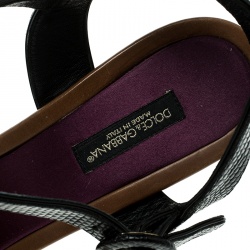 Pre Owned صندل دولتشي أند غابانا جلد سحالي أسود ورد مزخرف بحزام للكاحل مقاس 38