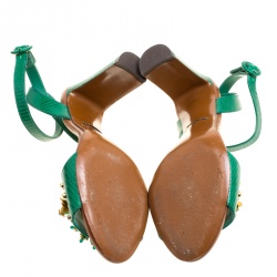 مملوكة مسبقًا صندل دولتشي أند غابانا سيور كاحل مزخرف جلد نقش سحلية خضراء مقاس 40